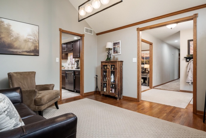 32 Shadow Ridge, ROCKFORD, Illinois 61107, 3 Bedrooms Bedrooms, ,2 BathroomsBathrooms,House,For Sale,Shadow Ridge,202602744