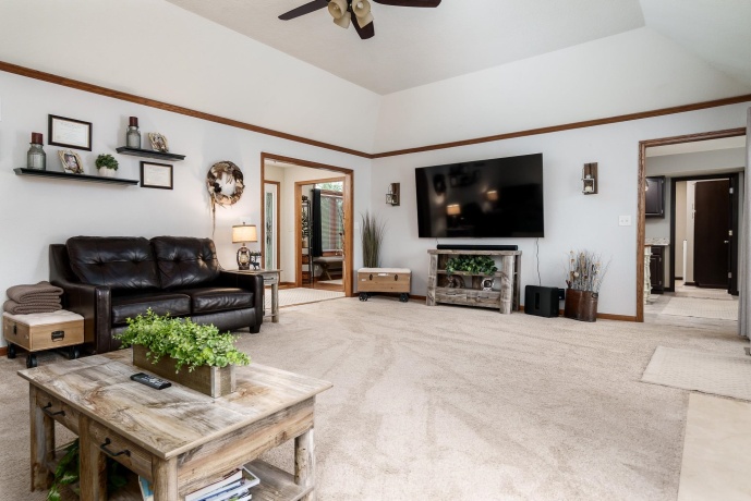 32 Shadow Ridge, ROCKFORD, Illinois 61107, 3 Bedrooms Bedrooms, ,2 BathroomsBathrooms,House,For Sale,Shadow Ridge,202602744
