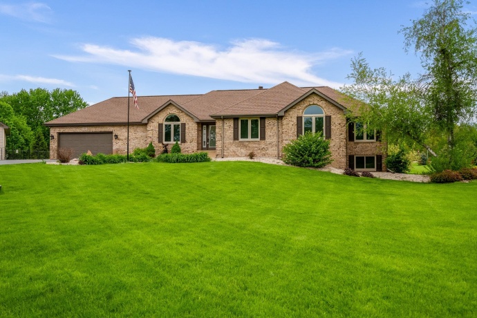 32 Shadow Ridge, ROCKFORD, Illinois 61107, 3 Bedrooms Bedrooms, ,2 BathroomsBathrooms,House,For Sale,Shadow Ridge,202602744