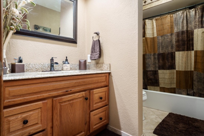 32 Shadow Ridge, ROCKFORD, Illinois 61107, 3 Bedrooms Bedrooms, ,2 BathroomsBathrooms,House,For Sale,Shadow Ridge,202602744