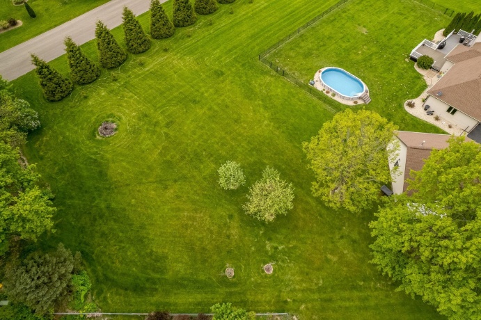 32 Shadow Ridge, ROCKFORD, Illinois 61107, 3 Bedrooms Bedrooms, ,2 BathroomsBathrooms,House,For Sale,Shadow Ridge,202602744