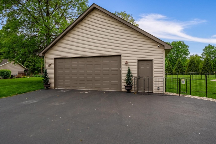 32 Shadow Ridge, ROCKFORD, Illinois 61107, 3 Bedrooms Bedrooms, ,2 BathroomsBathrooms,House,For Sale,Shadow Ridge,202602744