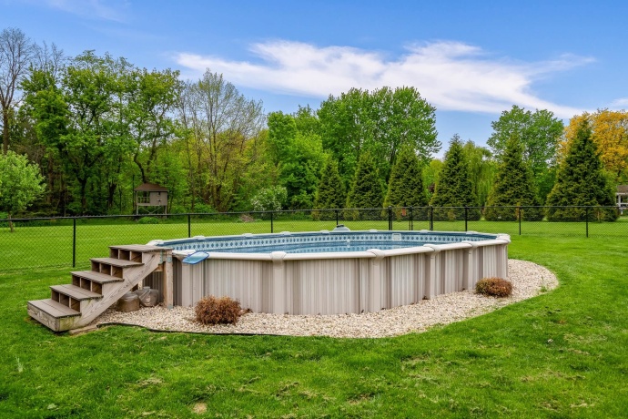 32 Shadow Ridge, ROCKFORD, Illinois 61107, 3 Bedrooms Bedrooms, ,2 BathroomsBathrooms,House,For Sale,Shadow Ridge,202602744