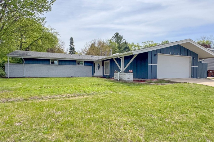 3207 Sunnyside, ROCKFORD, Illinois 61114, 3 Bedrooms Bedrooms, ,2 BathroomsBathrooms,House,For Sale,Sunnyside,202602747