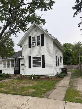 1915 Quincy, ROCKFORD, Illinois 61103, 1 Bedroom Bedrooms, ,1 BathroomBathrooms,House,For Sale,Quincy,202602749