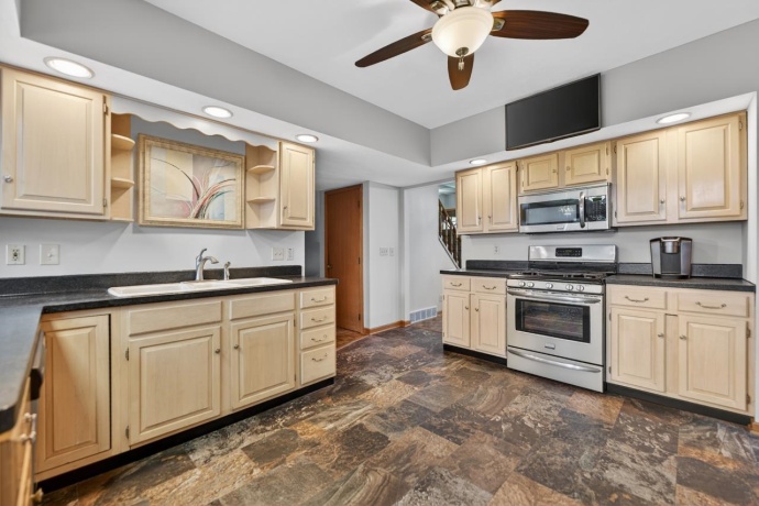 629 Lincoln, BELVIDERE, Illinois 61008, 3 Bedrooms Bedrooms, ,3 BathroomsBathrooms,House,For Sale,Lincoln,202602751