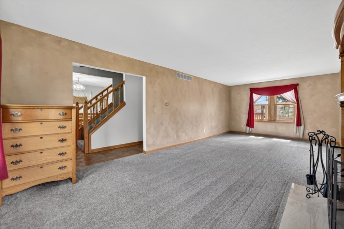 629 Lincoln, BELVIDERE, Illinois 61008, 3 Bedrooms Bedrooms, ,3 BathroomsBathrooms,House,For Sale,Lincoln,202602751