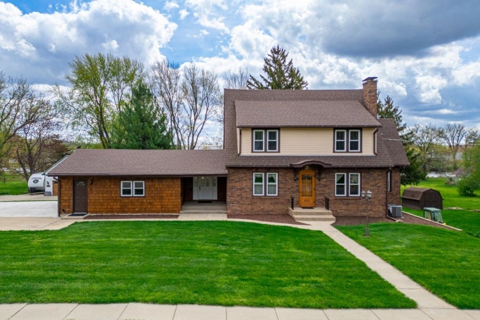 629 Lincoln, BELVIDERE, Illinois 61008, 3 Bedrooms Bedrooms, ,3 BathroomsBathrooms,House,For Sale,Lincoln,202602751