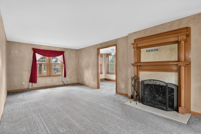 629 Lincoln, BELVIDERE, Illinois 61008, 3 Bedrooms Bedrooms, ,3 BathroomsBathrooms,House,For Sale,Lincoln,202602751
