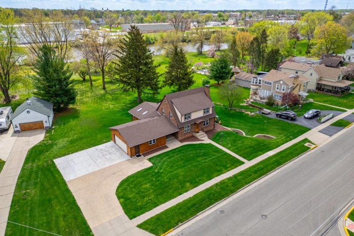 629 Lincoln, BELVIDERE, Illinois 61008, 3 Bedrooms Bedrooms, ,3 BathroomsBathrooms,House,For Sale,Lincoln,202602751
