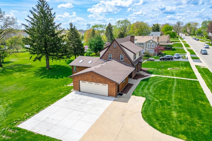 629 Lincoln, BELVIDERE, Illinois 61008, 3 Bedrooms Bedrooms, ,3 BathroomsBathrooms,House,For Sale,Lincoln,202602751