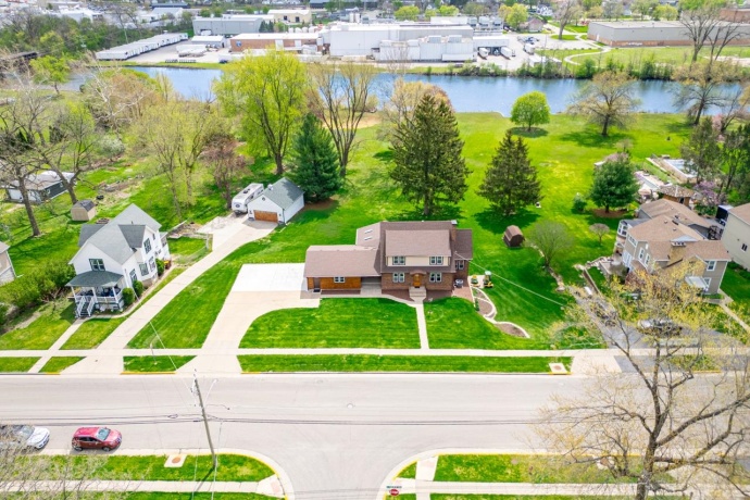 629 Lincoln, BELVIDERE, Illinois 61008, 3 Bedrooms Bedrooms, ,3 BathroomsBathrooms,House,For Sale,Lincoln,202602751