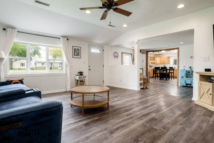 410 Elgin, CHERRY VALLEY, Illinois 61016, 4 Bedrooms Bedrooms, ,2 BathroomsBathrooms,House,For Sale,Elgin,202602752