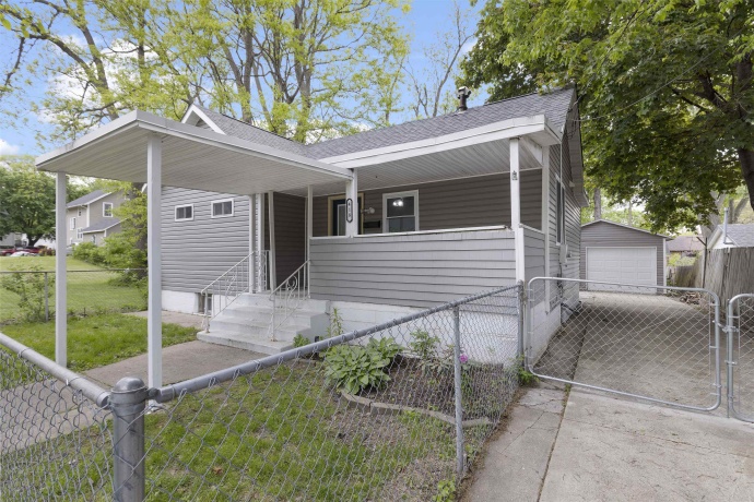 418 adams st, ROCKFORD, Illinois 61107, 3 Bedrooms Bedrooms, ,2 BathroomsBathrooms,House,For Sale,adams st,202602754