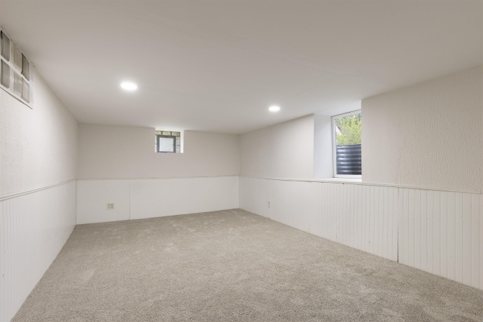 418 adams st, ROCKFORD, Illinois 61107, 3 Bedrooms Bedrooms, ,2 BathroomsBathrooms,House,For Sale,adams st,202602754