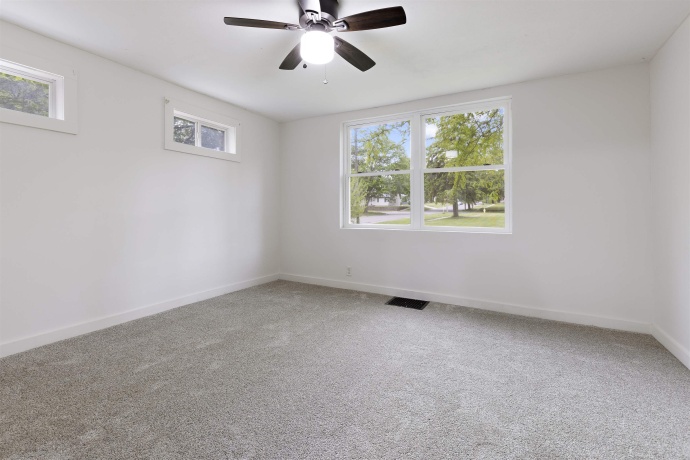 418 adams st, ROCKFORD, Illinois 61107, 3 Bedrooms Bedrooms, ,2 BathroomsBathrooms,House,For Sale,adams st,202602754