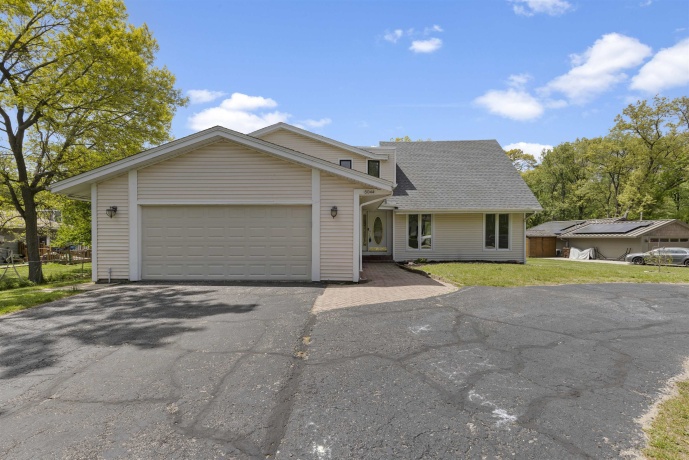 5044 Lanterne Ct, LOVES PARK, Illinois 61111, 4 Bedrooms Bedrooms, ,2 BathroomsBathrooms,House,For Sale,Lanterne Ct,202602755
