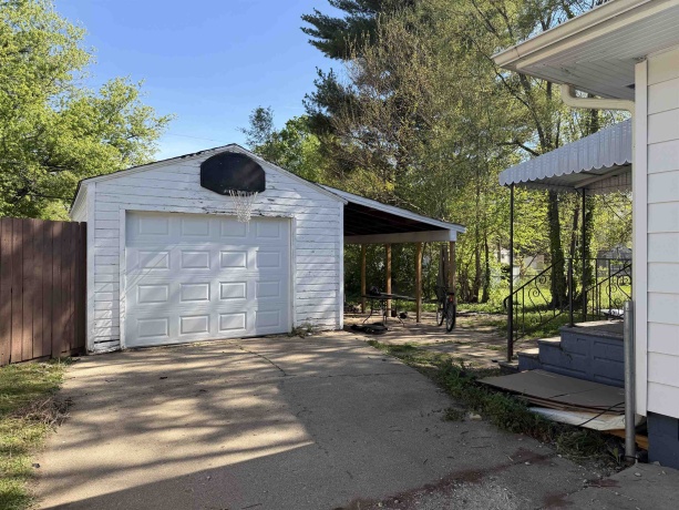 1319 Barton, ROCKFORD, Illinois 61103, 2 Bedrooms Bedrooms, ,1 BathroomBathrooms,House,For Sale,Barton,202602758
