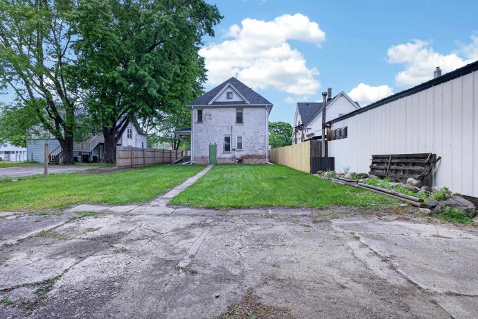 1423 7th, ROCKFORD, Illinois 61104, 5 Bedrooms Bedrooms, ,2 BathroomsBathrooms,House,For Sale,7th,202602760