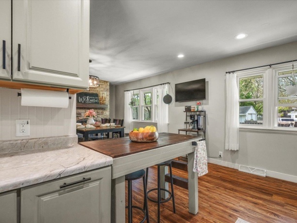 1712 Midway, ROCKFORD, Illinois 61103, 3 Bedrooms Bedrooms, ,2 BathroomsBathrooms,House,For Sale,Midway,202602761