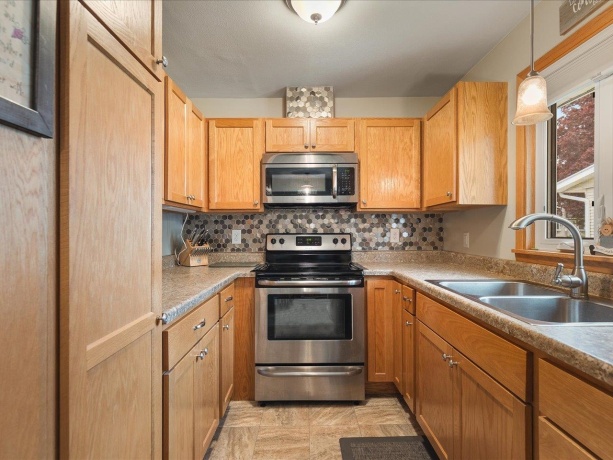 2509 9th, MONROE, Wisconsin 53566, 3 Bedrooms Bedrooms, ,1 BathroomBathrooms,House,For Sale,9th,202602763