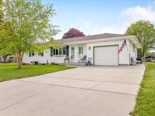 2509 9th, MONROE, Wisconsin 53566, 3 Bedrooms Bedrooms, ,1 BathroomBathrooms,House,For Sale,9th,202602763