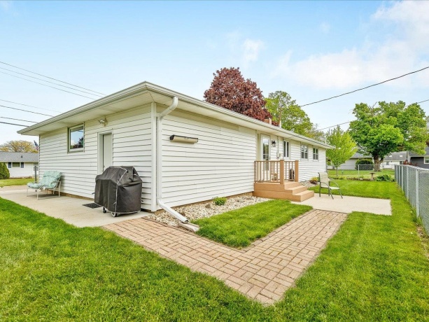 2509 9th, MONROE, Wisconsin 53566, 3 Bedrooms Bedrooms, ,1 BathroomBathrooms,House,For Sale,9th,202602763
