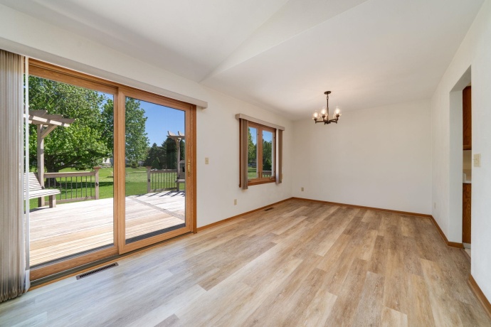 1616 Highridge, ROCKFORD, Illinois 61108, 3 Bedrooms Bedrooms, ,2 BathroomsBathrooms,House,For Sale,Highridge,202602765