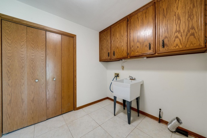 1616 Highridge, ROCKFORD, Illinois 61108, 3 Bedrooms Bedrooms, ,2 BathroomsBathrooms,House,For Sale,Highridge,202602765