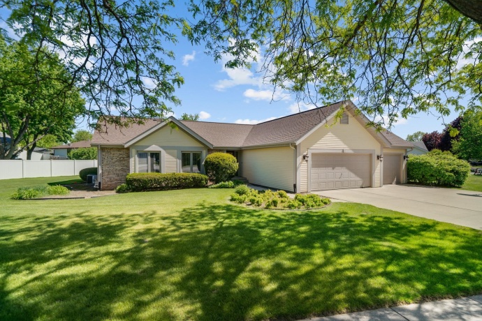 1616 Highridge, ROCKFORD, Illinois 61108, 3 Bedrooms Bedrooms, ,2 BathroomsBathrooms,House,For Sale,Highridge,202602765