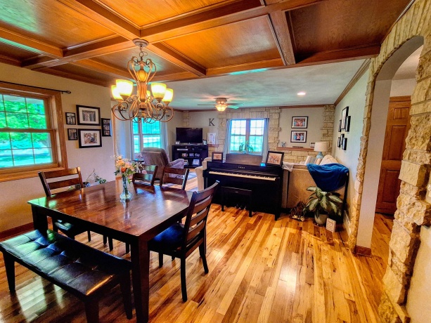 7009 Pearl City, FREEPORT, Illinois 61032, 3 Bedrooms Bedrooms, ,1 BathroomBathrooms,House,For Sale,Pearl City,202602774