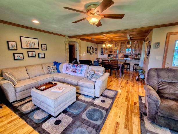 7009 Pearl City, FREEPORT, Illinois 61032, 3 Bedrooms Bedrooms, ,1 BathroomBathrooms,House,For Sale,Pearl City,202602774