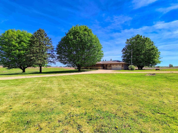 7009 Pearl City, FREEPORT, Illinois 61032, 3 Bedrooms Bedrooms, ,1 BathroomBathrooms,House,For Sale,Pearl City,202602774
