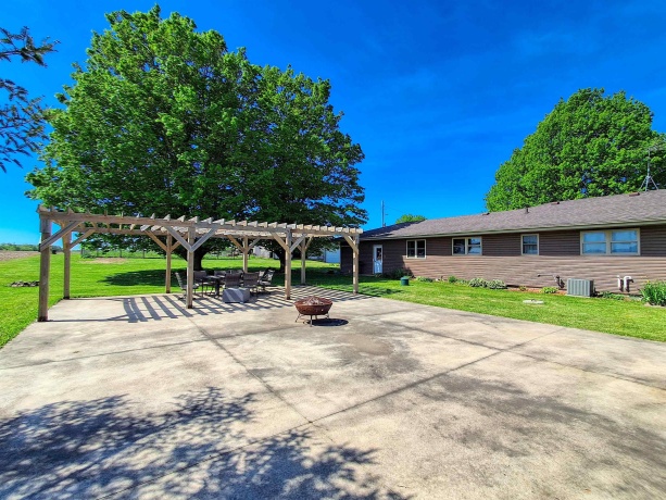 7009 Pearl City, FREEPORT, Illinois 61032, 3 Bedrooms Bedrooms, ,1 BathroomBathrooms,House,For Sale,Pearl City,202602774