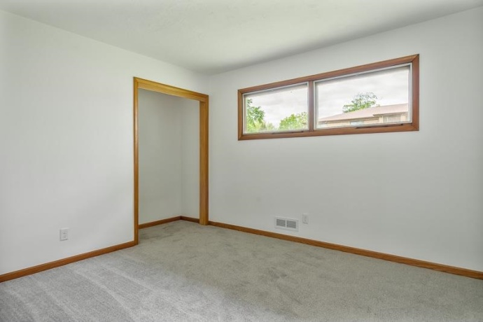 320 MARSHALL, BELVIDERE, Illinois 61008, 3 Bedrooms Bedrooms, ,1 BathroomBathrooms,House,For Sale,MARSHALL,202602776
