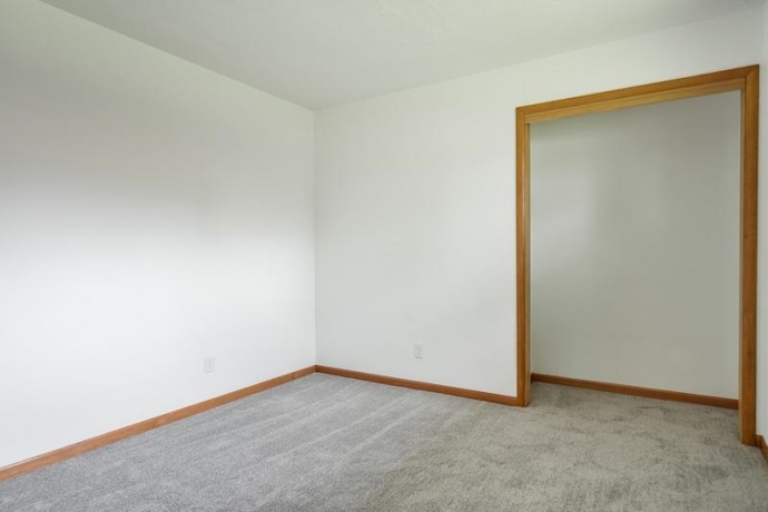 320 MARSHALL, BELVIDERE, Illinois 61008, 3 Bedrooms Bedrooms, ,1 BathroomBathrooms,House,For Sale,MARSHALL,202602776