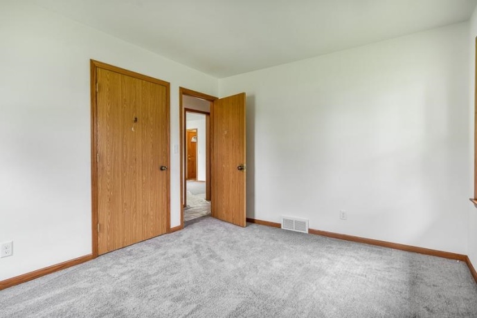 320 MARSHALL, BELVIDERE, Illinois 61008, 3 Bedrooms Bedrooms, ,1 BathroomBathrooms,House,For Sale,MARSHALL,202602776