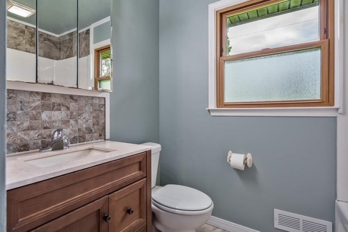 320 MARSHALL, BELVIDERE, Illinois 61008, 3 Bedrooms Bedrooms, ,1 BathroomBathrooms,House,For Sale,MARSHALL,202602776