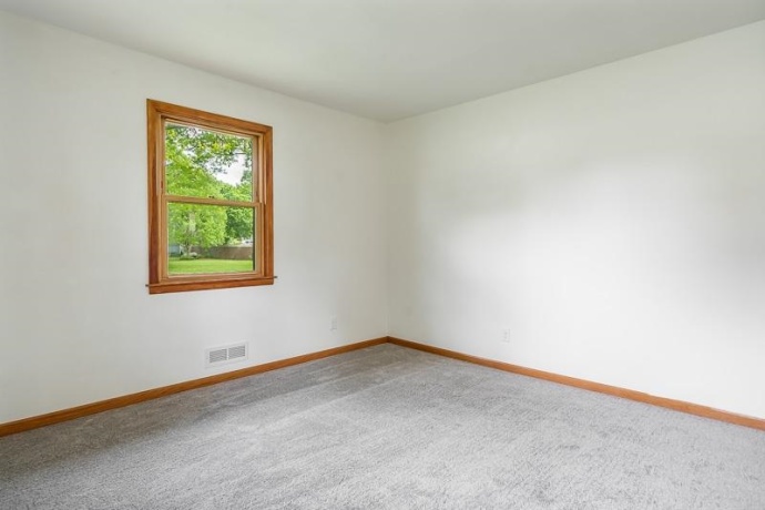 320 MARSHALL, BELVIDERE, Illinois 61008, 3 Bedrooms Bedrooms, ,1 BathroomBathrooms,House,For Sale,MARSHALL,202602776