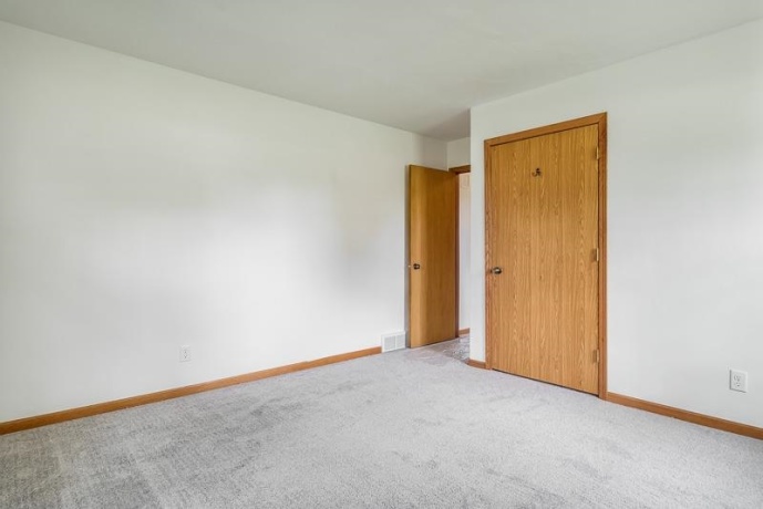 320 MARSHALL, BELVIDERE, Illinois 61008, 3 Bedrooms Bedrooms, ,1 BathroomBathrooms,House,For Sale,MARSHALL,202602776