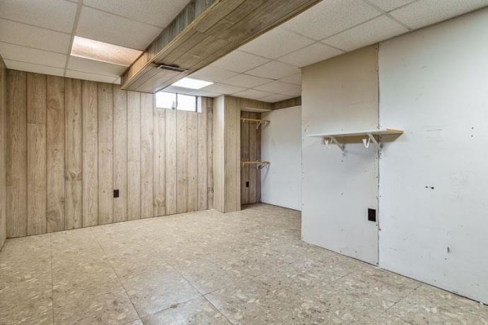 320 MARSHALL, BELVIDERE, Illinois 61008, 3 Bedrooms Bedrooms, ,1 BathroomBathrooms,House,For Sale,MARSHALL,202602776