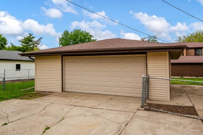 320 MARSHALL, BELVIDERE, Illinois 61008, 3 Bedrooms Bedrooms, ,1 BathroomBathrooms,House,For Sale,MARSHALL,202602776