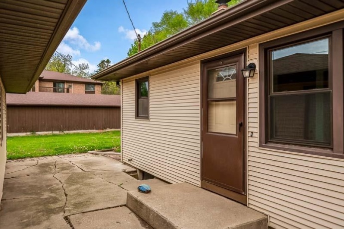 320 MARSHALL, BELVIDERE, Illinois 61008, 3 Bedrooms Bedrooms, ,1 BathroomBathrooms,House,For Sale,MARSHALL,202602776