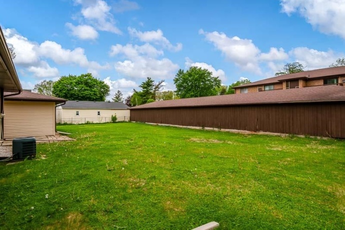 320 MARSHALL, BELVIDERE, Illinois 61008, 3 Bedrooms Bedrooms, ,1 BathroomBathrooms,House,For Sale,MARSHALL,202602776