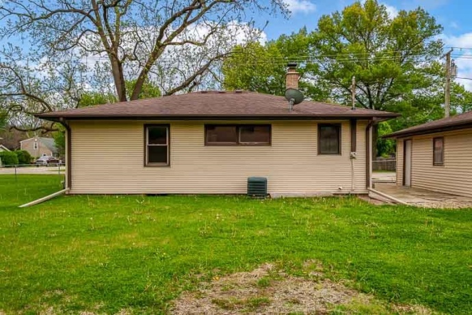 320 MARSHALL, BELVIDERE, Illinois 61008, 3 Bedrooms Bedrooms, ,1 BathroomBathrooms,House,For Sale,MARSHALL,202602776