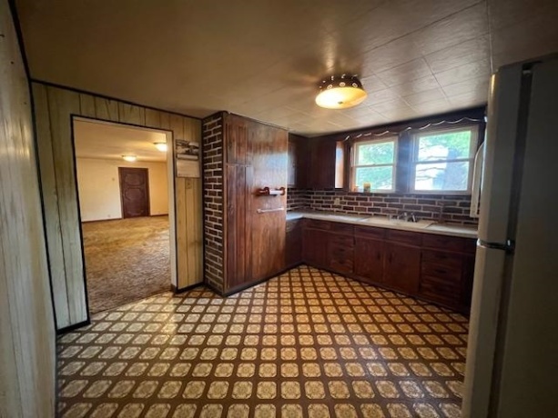 913 15th, FREEPORT, Illinois 61032, 2 Bedrooms Bedrooms, ,1 BathroomBathrooms,House,For Sale,15th,202602777