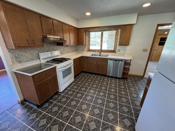 401 Ridge, SHANNON, Illinois 61078, 2 Bedrooms Bedrooms, ,2 BathroomsBathrooms,House,For Sale,Ridge,202602781