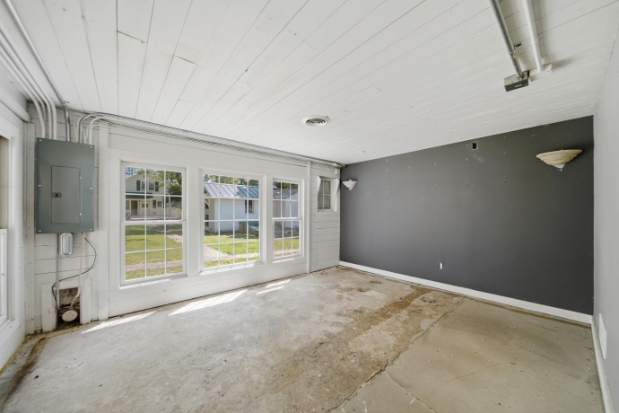 1650-1654 Hance, FREEPORT, Illinois 61032, ,Mixed Use,For Sale,Hance,202602783