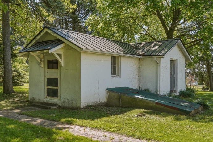 1650-1654 Hance, FREEPORT, Illinois 61032, ,Mixed Use,For Sale,Hance,202602783