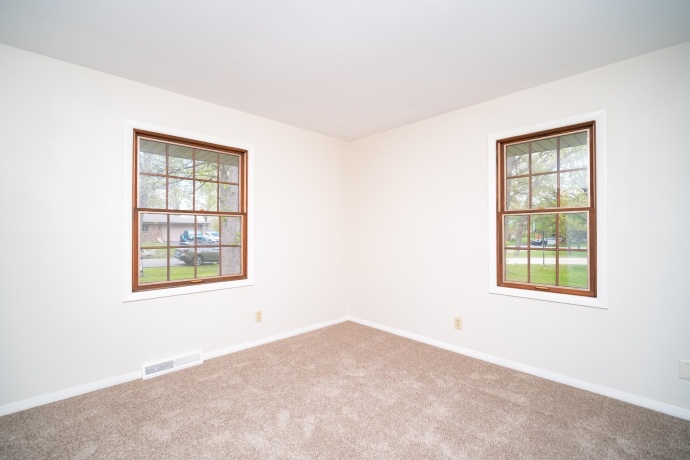 7607 Larwinn, ROCKFORD, Illinois 61107, 3 Bedrooms Bedrooms, ,2 BathroomsBathrooms,House,For Sale,Larwinn,202602782